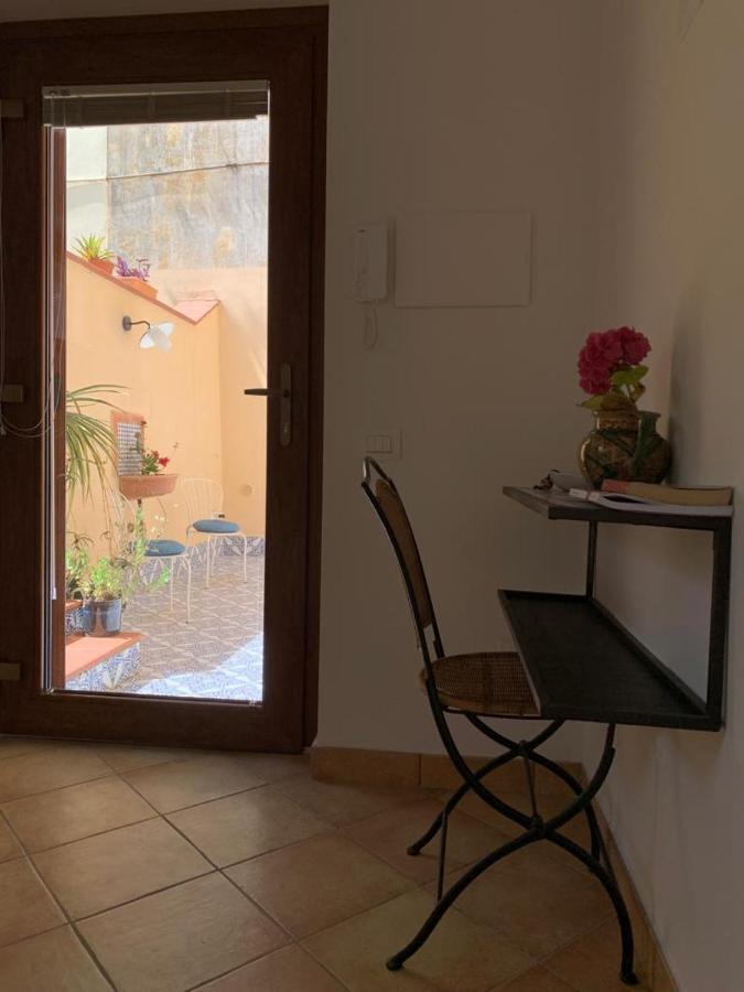 La Stanza In Giardino Acomodação com café da manhã Cava deʼ Tirreni Exterior foto
